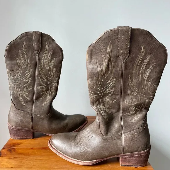 Silver Canyon, women 6.5, light brown gray cowboy western boots, country cowgirl