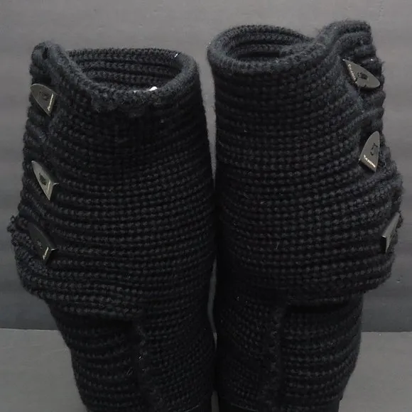 SIZE 11. BEARPAW women's knit tall winter boots.