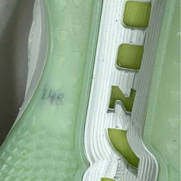 Size 18 - Nike Air Zoom GT Cut 2 Better You