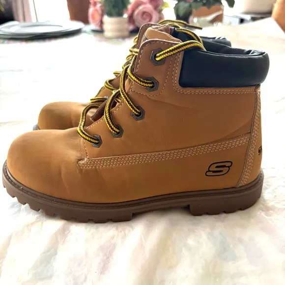 Skechers Kids Tan Adventure Mecca Lumberjack Boots SZ 4 Y NWOT