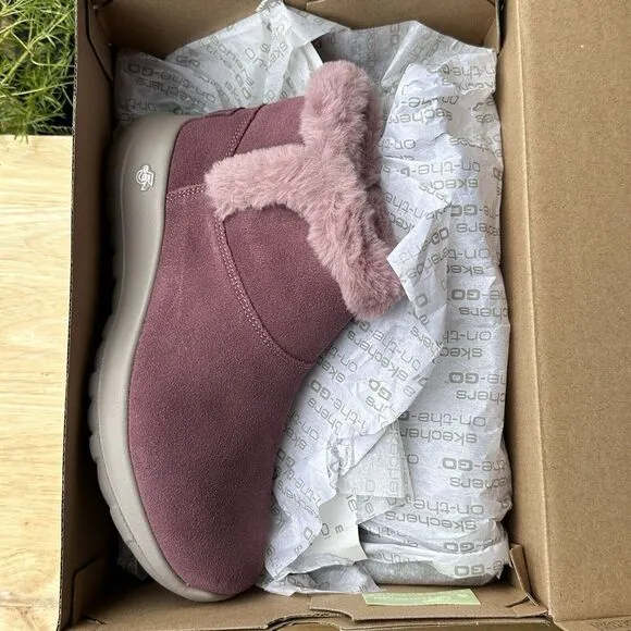 Skechers On the GO City 2 Cuddle Up Suede Faux Fur Ankle Boots Size 6 Blush Pink
