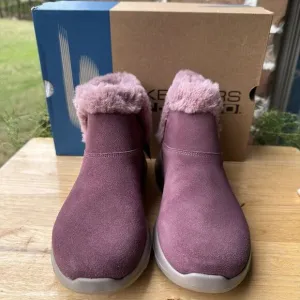 Skechers On the GO City 2 Cuddle Up Suede Faux Fur Ankle Boots Size 6 Blush Pink