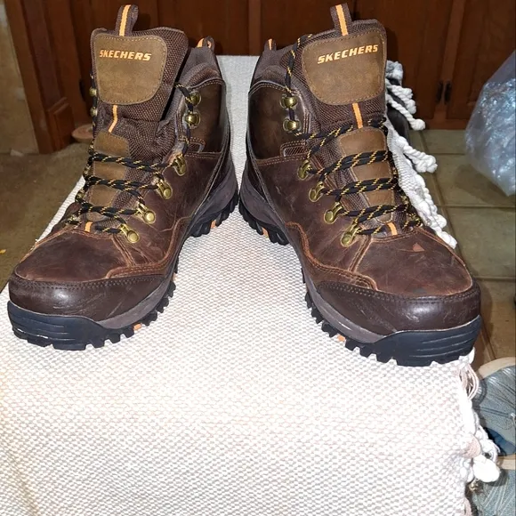Skechers Relaxed Fit air cooled memory foam waterproof Leather boots size 11.5