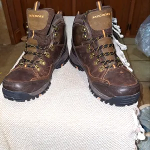 Skechers Relaxed Fit air cooled memory foam waterproof Leather boots size 11.5