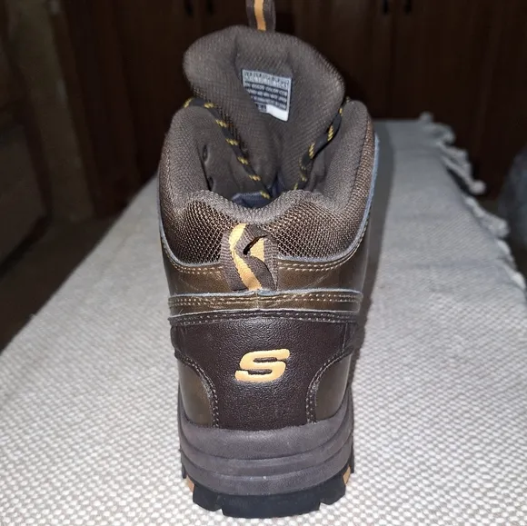 Skechers Relaxed Fit air cooled memory foam waterproof Leather boots size 11.5