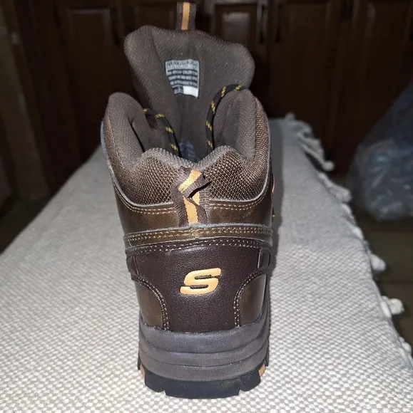 Skechers Relaxed Fit air cooled memory foam waterproof Leather boots size 11.5
