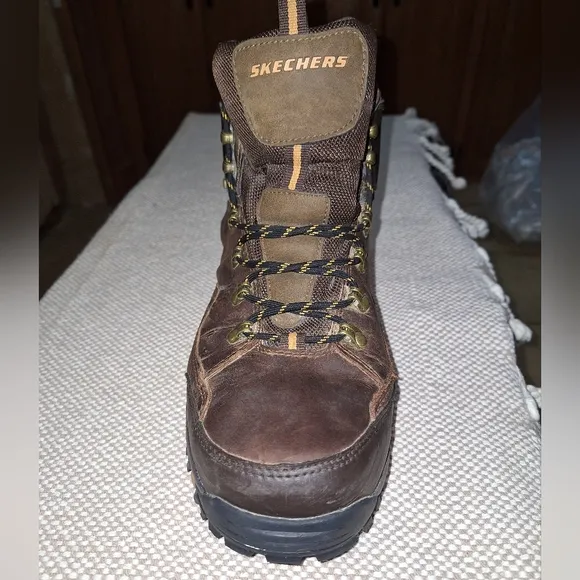 Skechers Relaxed Fit air cooled memory foam waterproof Leather boots size 11.5