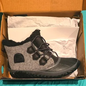 Sorel Black and Gray Boots with Lace-Up Design and Faux Fur Collar