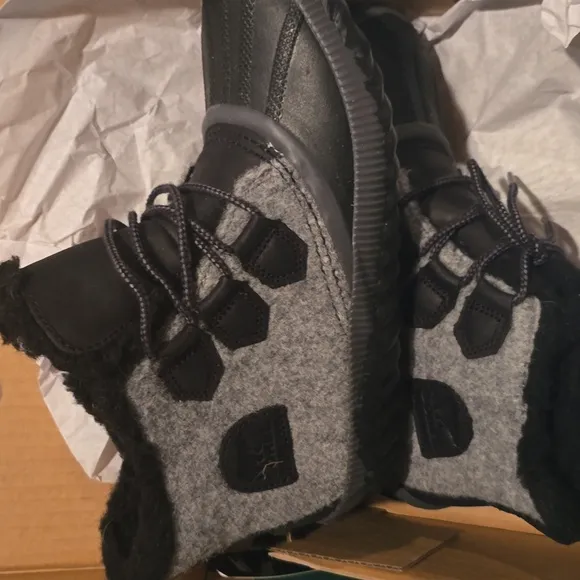 Sorel Black and Gray Boots with Lace-Up Design and Faux Fur Collar