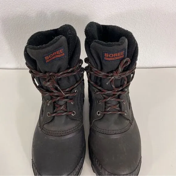 Sorel Black Hard Shell with Maroon Lace Up Winter Boots