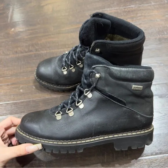 Sorel Black Leather Ankle Lace Front Boots Size 7 Women