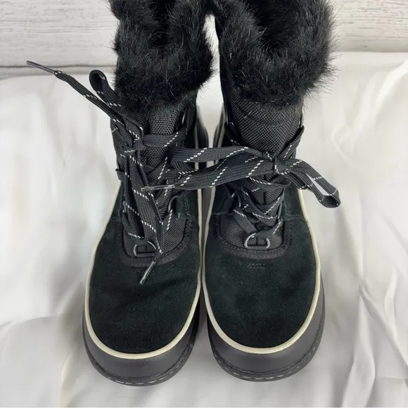 Sorel Black Tivoli Winter Boots Size 9