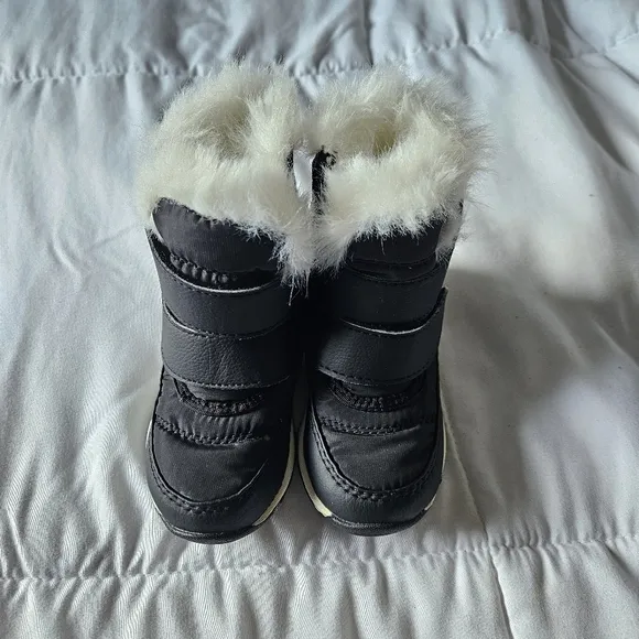 Sorel Black Toddler Winter Boots with White Fur Trim