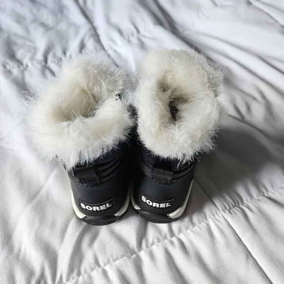 Sorel Black Toddler Winter Boots with White Fur Trim