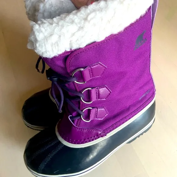 SOREL Canvas women’s printed lace up watherproof boots US 5/EU 37