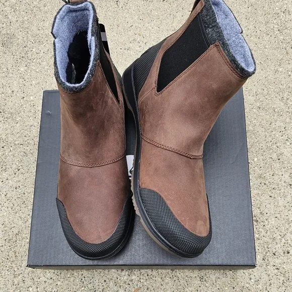 Sorel Chelsea waterproof boots Men's size 10
