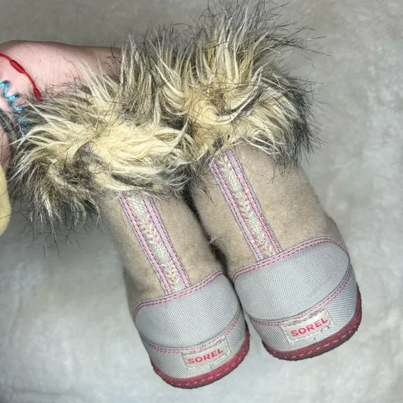 Sorel Cozy Joan Felt &amp; Faux Fur Boots Girls 7
