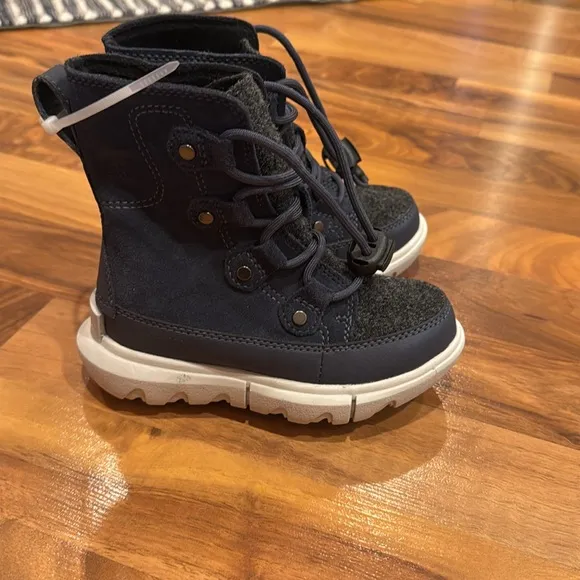 Sorel explorer toddler navy insulated boots size 9
