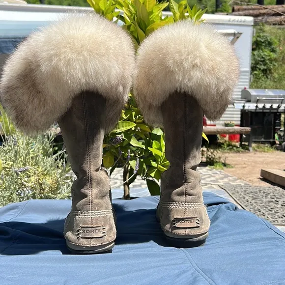 Sorel Joan of Arc rabbit fur trim, leather, waterproof woman’s sz 6, Beautiful!