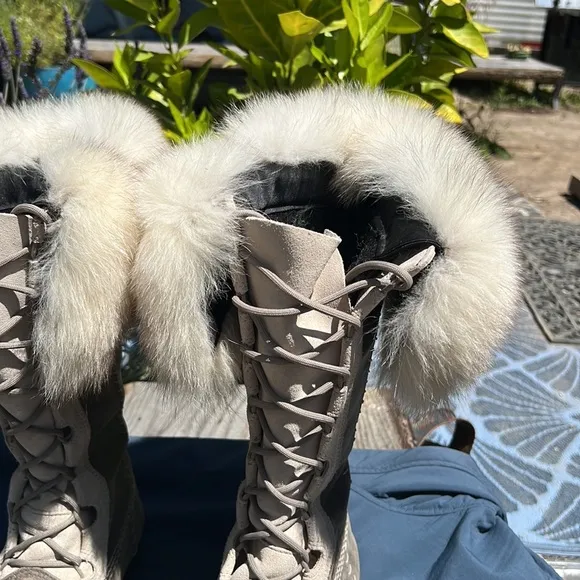 Sorel Joan of Arc rabbit fur trim, leather, waterproof woman’s sz 6, Beautiful!