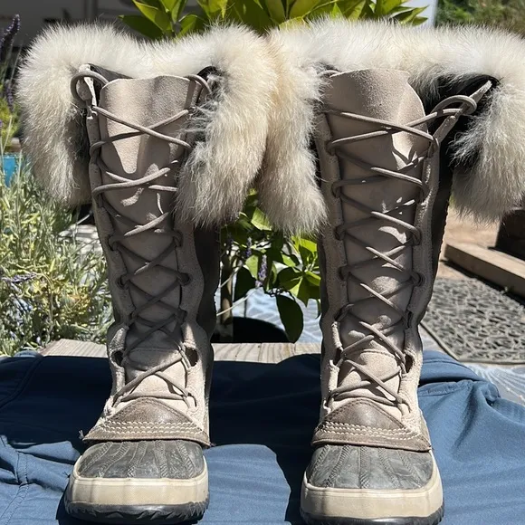 Sorel Joan of Arc rabbit fur trim, leather, waterproof woman’s sz 6, Beautiful!