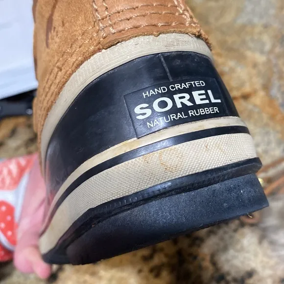 Sorel Joan of arctic boots leather and rubber like new. Women 8