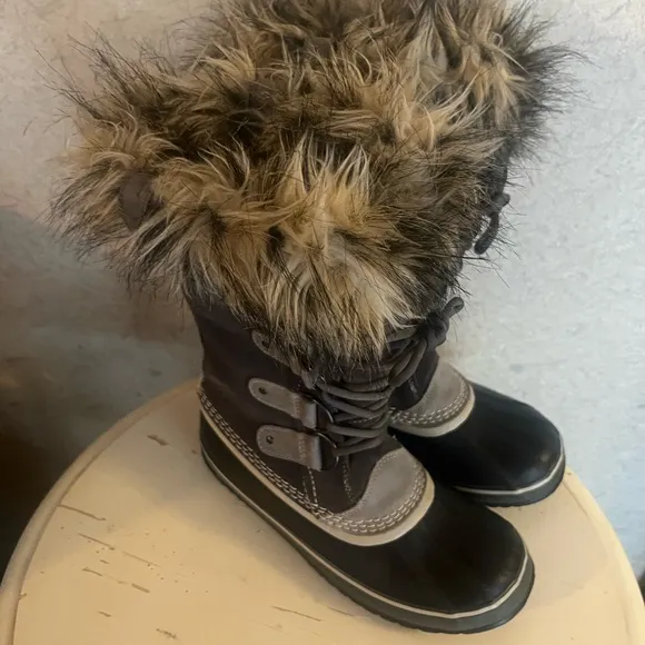 Sorel Joan of Artic Waterproof Boots w Faux Fur Winter Boots Size 9 EUC