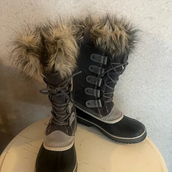 Sorel Joan of Artic Waterproof Boots w Faux Fur Winter Boots Size 9 EUC