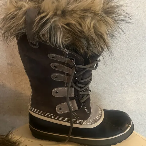 Sorel Joan of Artic Waterproof Boots w Faux Fur Winter Boots Size 9 EUC