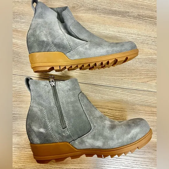 Sorel NEW Evie Waterproof Suede Wedge Booties Gray/Tan - Size 8.5