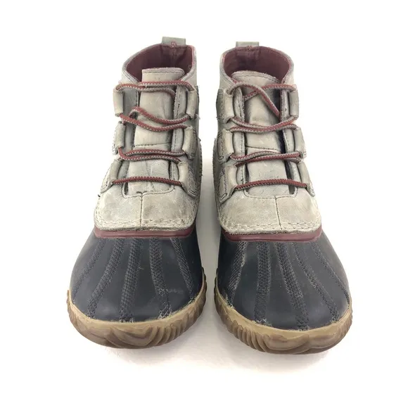 Sorel Out N About Gray Leather Ankle Rain Boots 9
