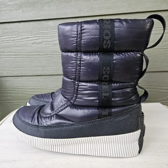 SOREL Out’ N About Puffy Mid WATERPROOF Blue Black boots USA size 7.5 EU 38.5