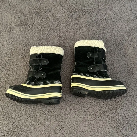 Sorel snow boots boys 10 black white water resistant outdoor Gorpcore toddler