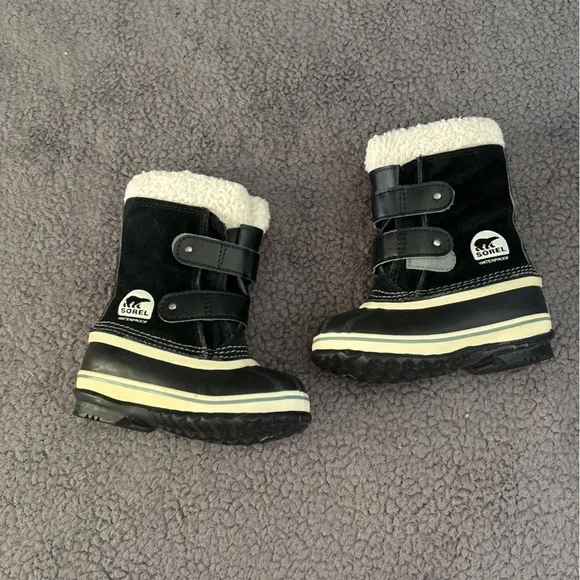 Sorel snow boots boys 10 black white water resistant outdoor Gorpcore toddler
