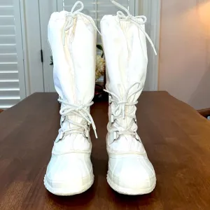 Sorel Snowcat tall Insulated wool liner. white canvas snow or barn boots Size 4