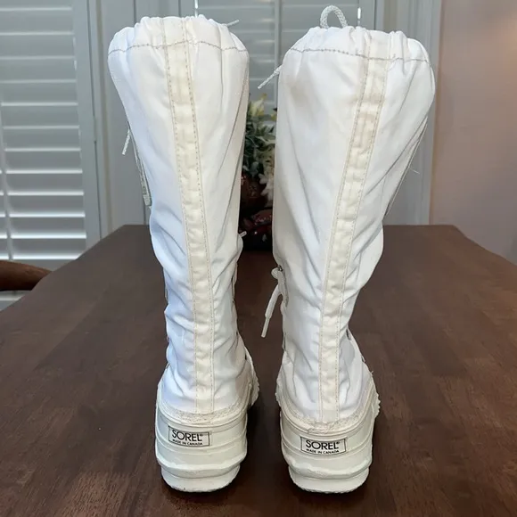 Sorel Snowcat tall Insulated wool liner. white canvas snow or barn boots Size 4