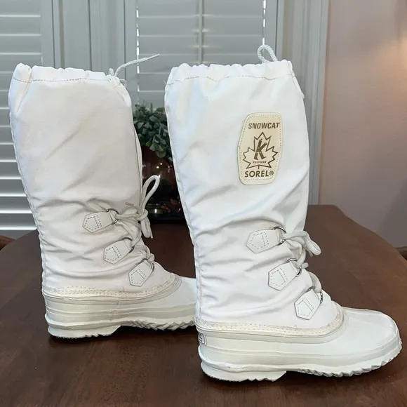 Sorel Snowcat tall Insulated wool liner. white canvas snow or barn boots Size 4