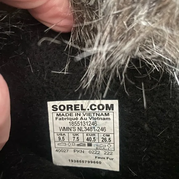 Sorel Tan and Black Winter Boots with Fur Lining and Lace-Up Design