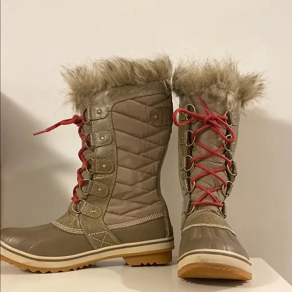 Sorel Tofino Waterproof Winter Boot Khaki Size 8.5