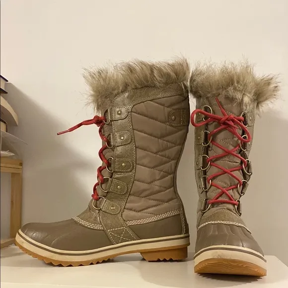 Sorel Tofino Waterproof Winter Boot Khaki Size 8.5