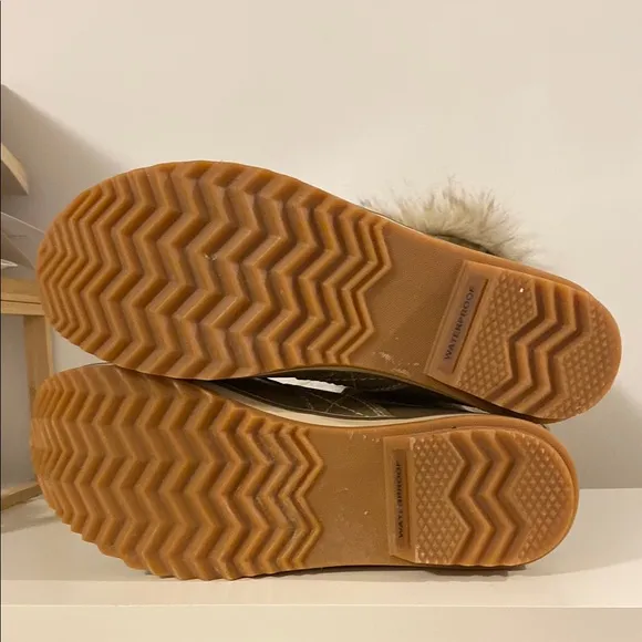Sorel Tofino Waterproof Winter Boot Khaki Size 8.5