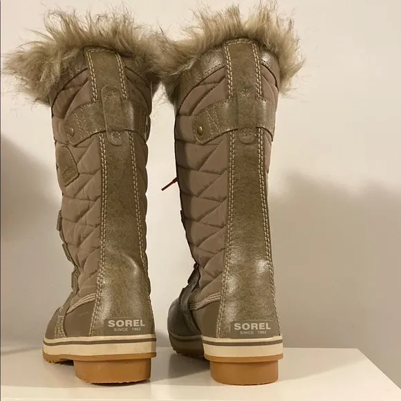 Sorel Tofino Waterproof Winter Boot Khaki Size 8.5