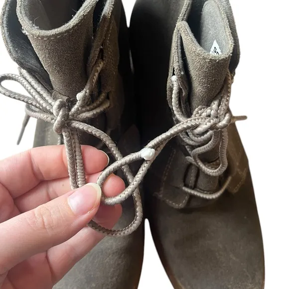 Sorel Toronto Boots Green Suede Lace Up Wedge Ankle Booties Waterproof Women 8.5