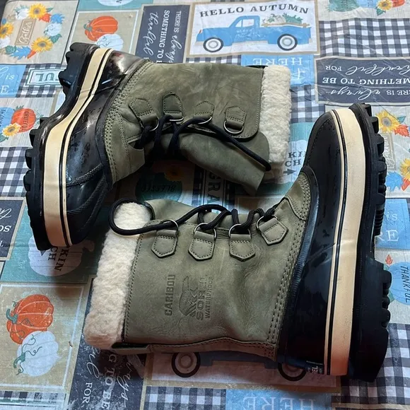 Sorel Women's Caribou Green Winter Boots Size 10