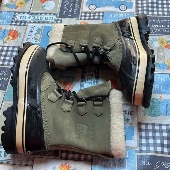 Sorel Women's Caribou Green Winter Boots Size 10