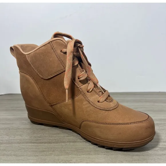 Sorel Women's Evie Sport Lace Boots