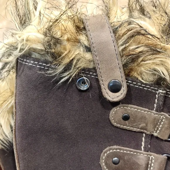 Sorel Women's Fur-Lined Winter Boots size 6