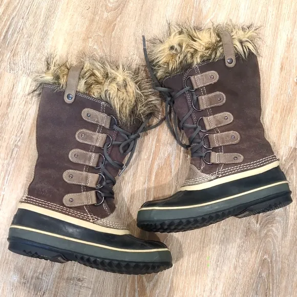 Sorel Women's Fur-Lined Winter Boots size 6