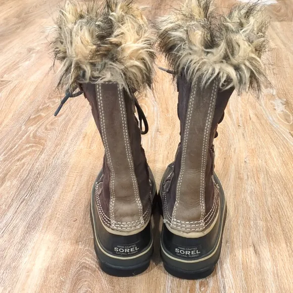 Sorel Women's Fur-Lined Winter Boots size 6