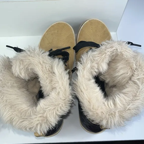 Sorel Women's Tivoli II Suede Winter Boot.
